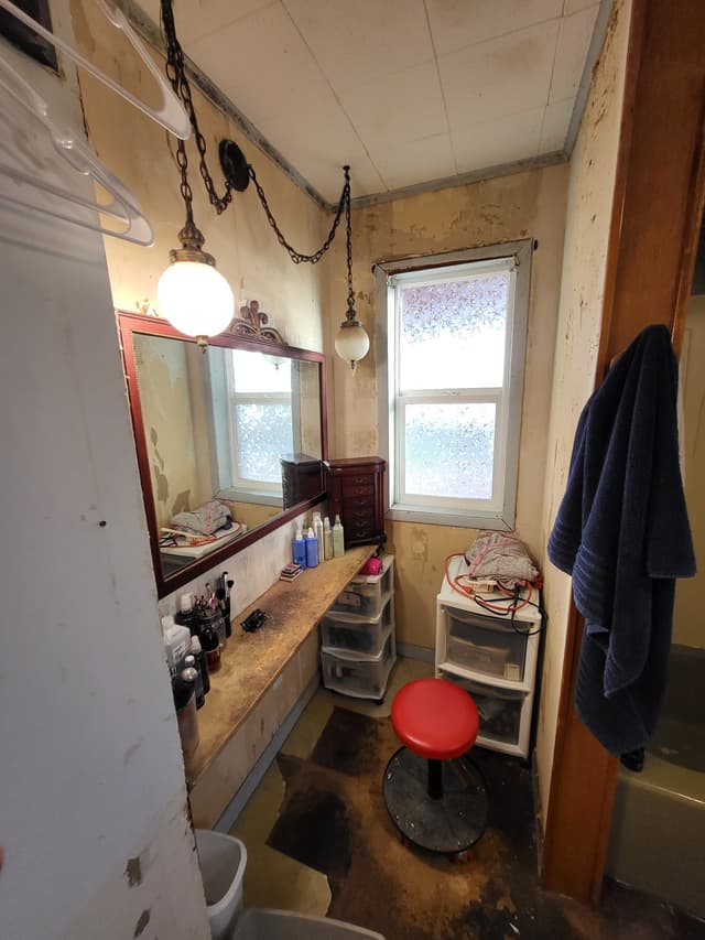 before picture of bathroom