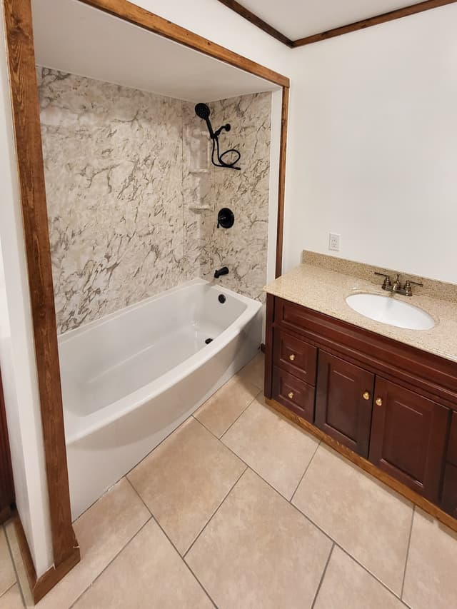 new bathtub and surround