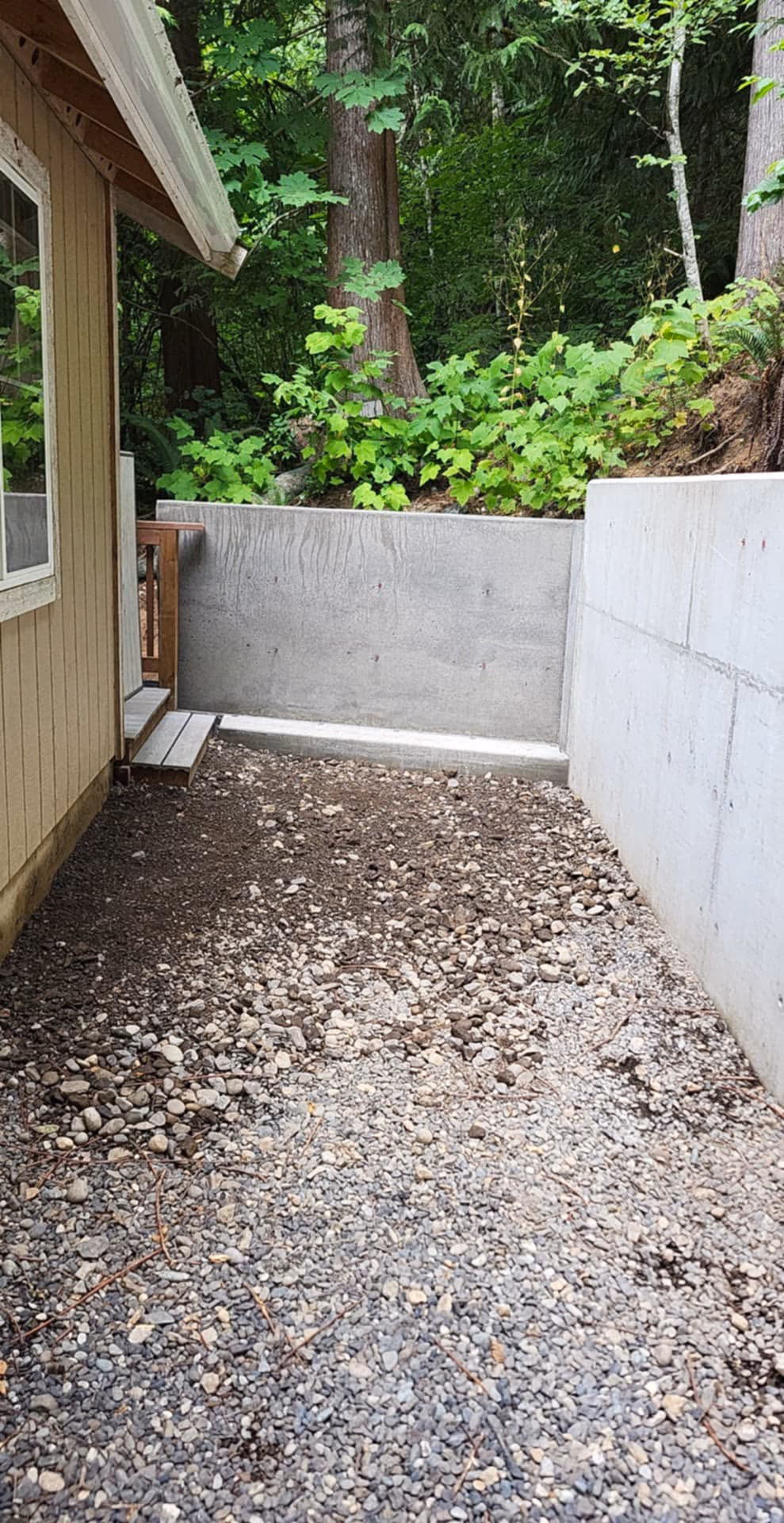 a finished concrete retaining wall